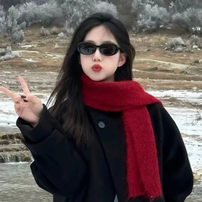 穿风信子蓝的少女